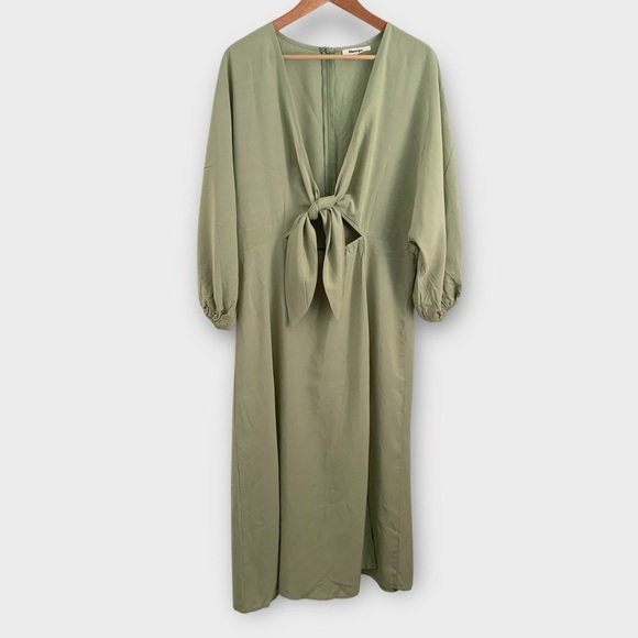 Showpo Tyricia Midi Dress - Picture 2 of 13